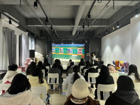 光影鑄魂，藝術(shù)凝心 藝術(shù)設(shè)計學(xué)院團委周末觀影暨文化藝術(shù)交流活動紀(jì)實